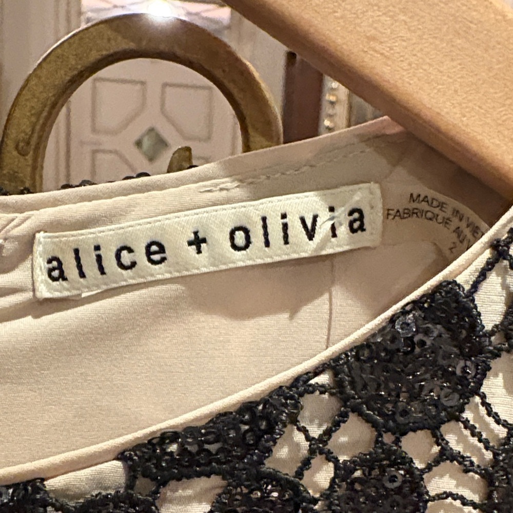 Alice + Olivia Floral sequins Lace Mini shift Dress size 2 crochet - Picture 3 of 9